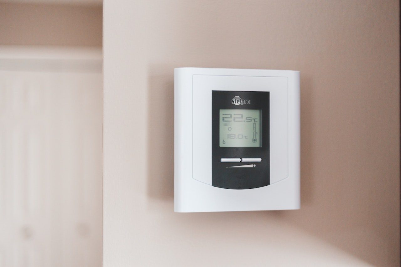 Mit smarten Thermostaten lässt sich sogar Geld sparen | Pexels © Erik McClean CCO Public Domain