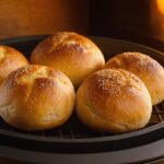 Brötchen im Airfryer aufbacken: So gelingt das perfekte Frühstücksgebäck